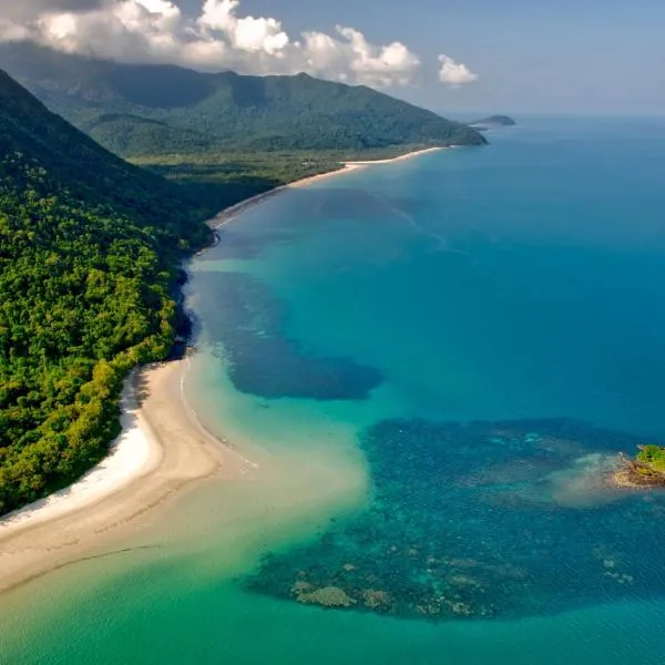 Thornton Beach Bungalows Daintree, hotel v destinaci Cape Tribulation