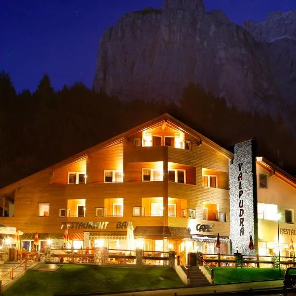 Hotel Valpudra: Selva di Val Gardena'da bir otel