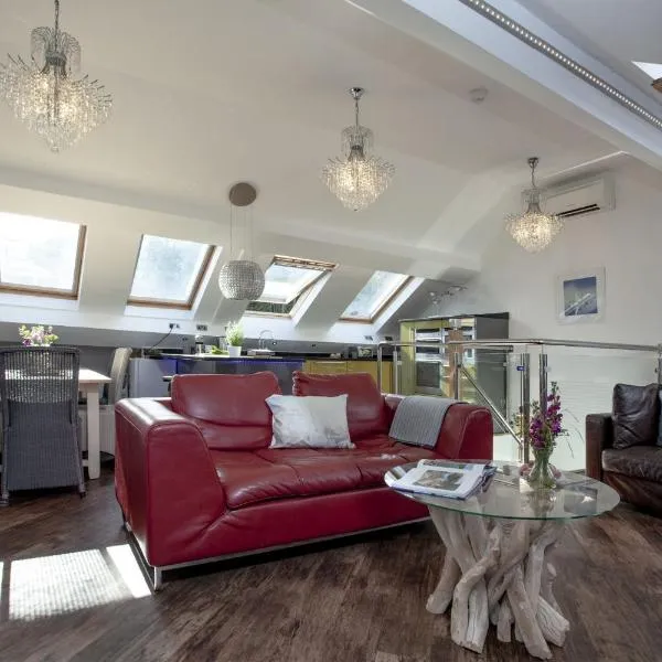 The Penthouse 15 At the Beach, Torcross, hotel em Beesands