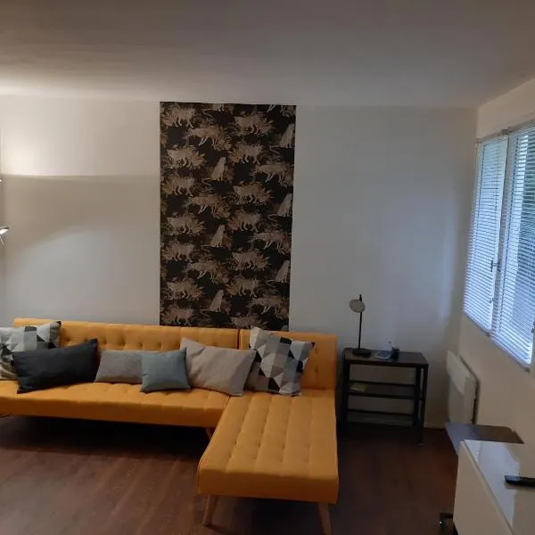 Wool INN Studio in the Forest, hotel em Noisy-sur-École