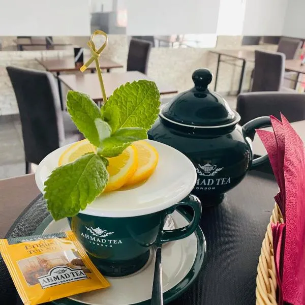 KAMIENICA Pokoje & Restauracja, hotel v destinaci Opalenica