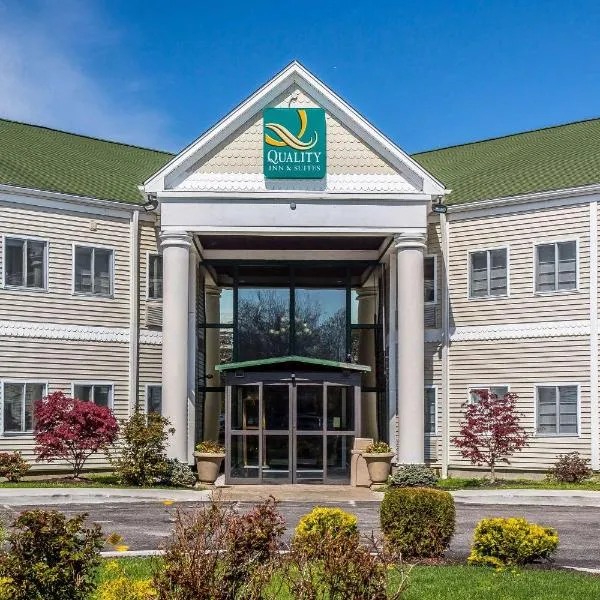 Quality Inn & Suites Middletown - Newport, hotel v destinaci Middletown