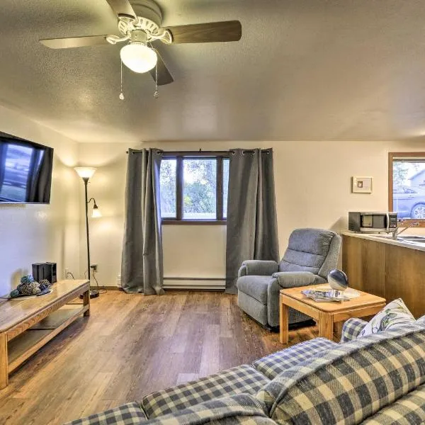 Charming Columbus Apt Along Yellowstone River, hotel v destinaci Columbus