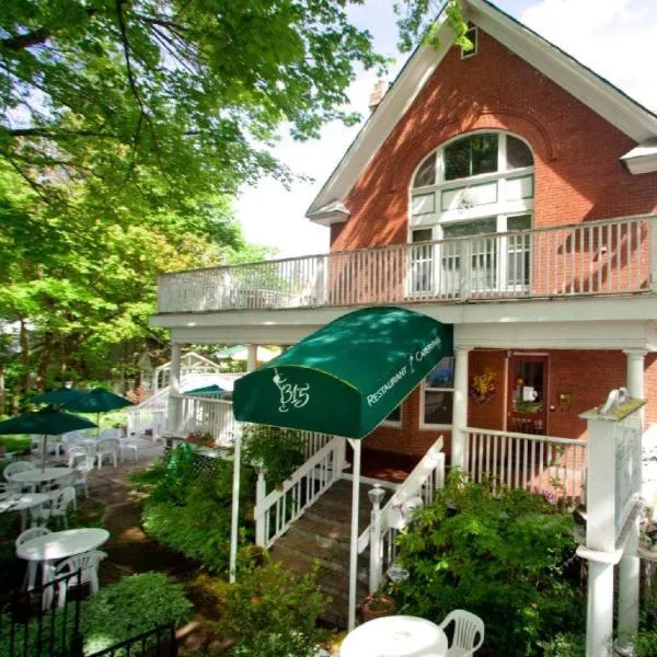 Greenbriar Inn, hotel a Mica