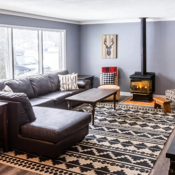 4 Bedroom Rustic Chalet, hotel v destinaci Blue Mountains