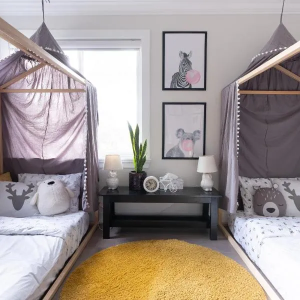 5-Star Luxury and comfortable home, khách sạn ở New Westminster