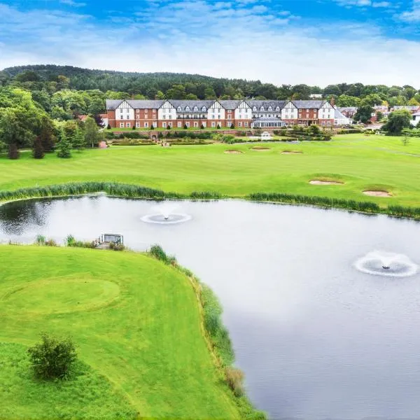 カーデン パーク ホテル ゴルフ リゾート ＆ スパ（Carden Park Hotel, Golf Resort and Spa）、Tilstonのホテル