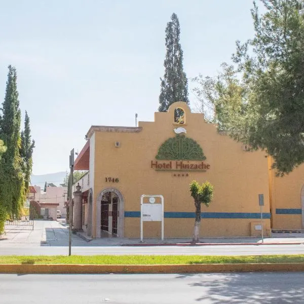 Hotel Huizache: La Encantada'da bir otel