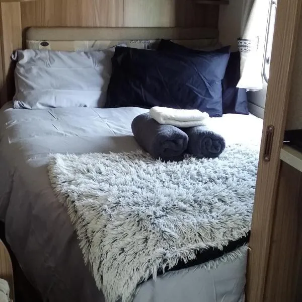 Caravan Glamping Accommodation, hotel a Te Awamutu