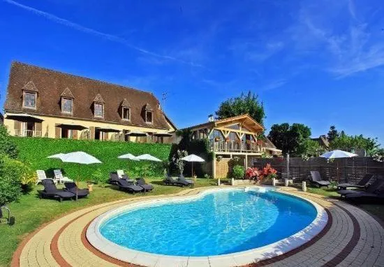 Hôtel Bien-Être Aux Cyprès de Marquay – hotel w mieście Marquay