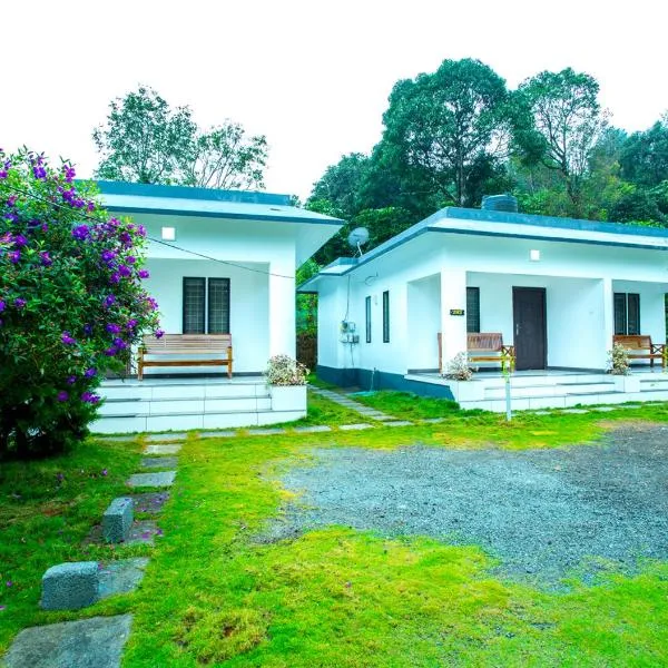 Vythiri Silver Mist by VOYE HOMES - Hill Top Private Villa in Wayanad, ξενοδοχείο σε Vallikavungal