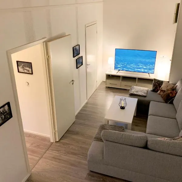 Wanha Koulu Tahko Onnela, 4mh, Palju, Sauna, Tupakeittiö, Wifi, Liikuntasali, RinteetSpaRavintola 6km, Lemmikit OK, Edukas, hotel em Reittiö