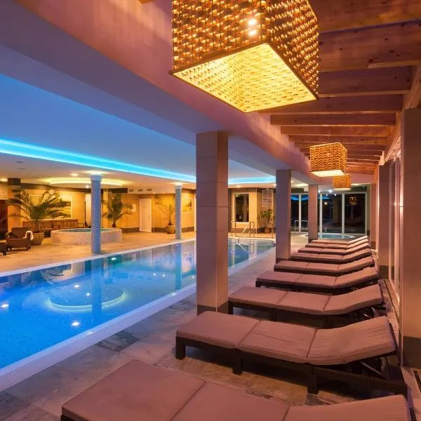 Hotel Honti Wellness és Konferencia Szálloda – hotel w mieście Wyszehrad