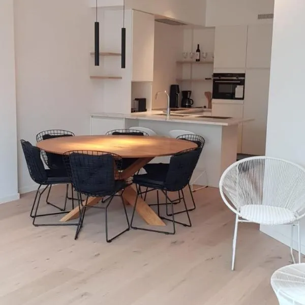 Nieuwbouwappartement Lippenslaan met 2 slaapkamers - WIFI - 6 personen, hotel en Knokke-Heist