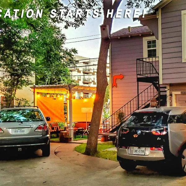 UT Moody Center Downtown Eco Pecan Tree House Free Wifi Parking Quiet Office, hotel in Austin