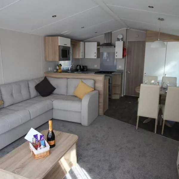 The One - Chalet in the Cairngorms, Hotel in Boat of Garten