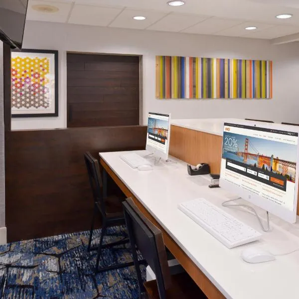 Holiday Inn Express Wixom by IHG, hotel sa Wixom