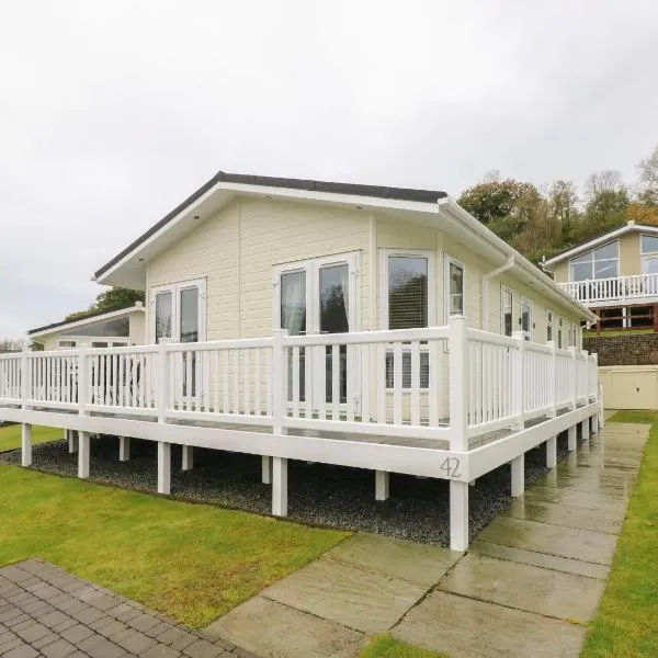Cwtch Lodge 42, hotel in Narberth