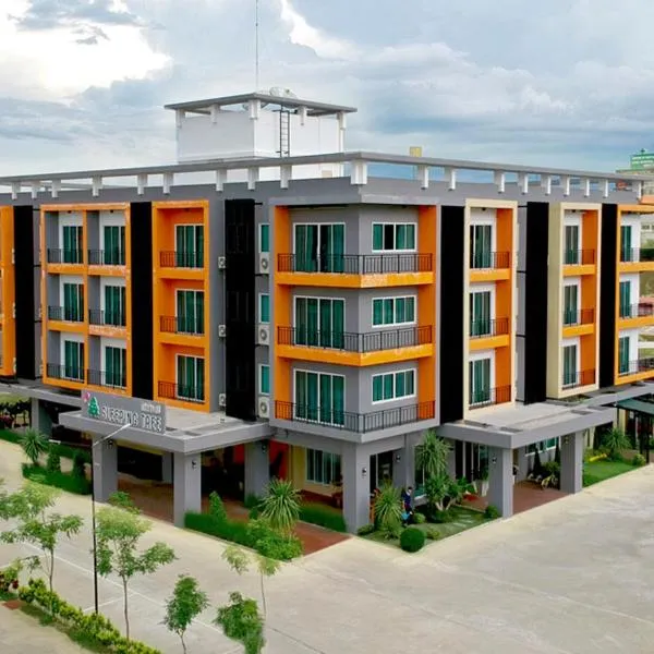 Sleeping Tree Hotel, hotel in Ban Nong Yao