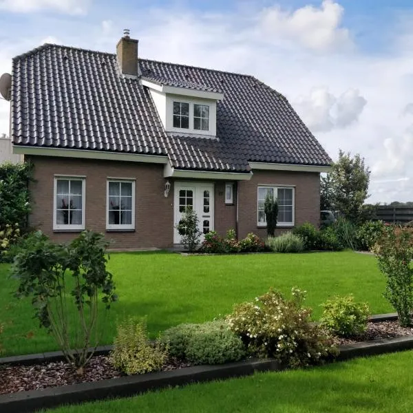 Groot familiehuis voor 6 personen in landelijke, rustige omgeving, hotel in Breezand