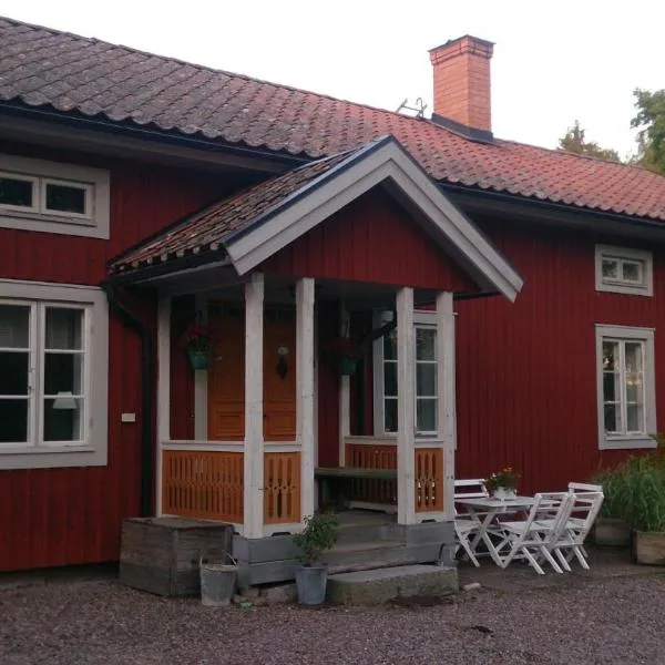 Röda stugan, hotel di Långshyttan