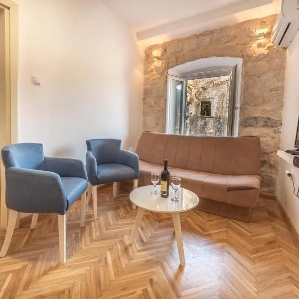 Apartment Forteca Lux, hotel in Perast