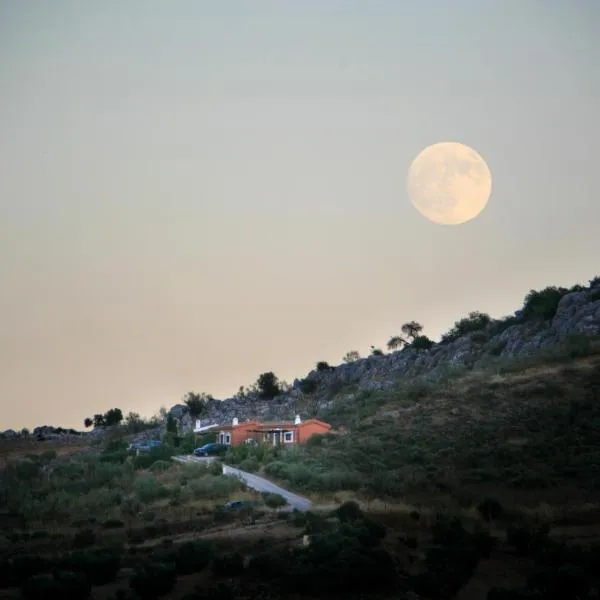 Cortijo Nuevo Alojamiento Rural, hotel v destinaci Cuevas del Becerro