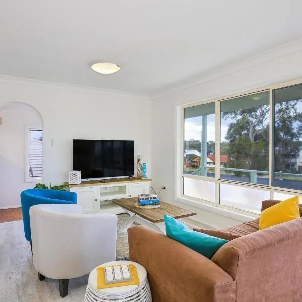 Palms I Pet Friendly I 2 Mins to Beach, hotel in Shoalhaven Heads