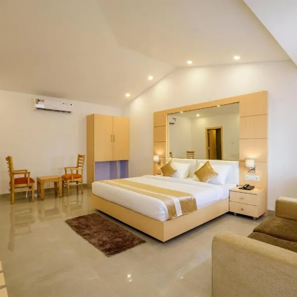 De Lagom Comforts , Comfortable Rooms with Pool & Breakfast - Near Anjuna Beach, ξενοδοχείο σε Anjuna