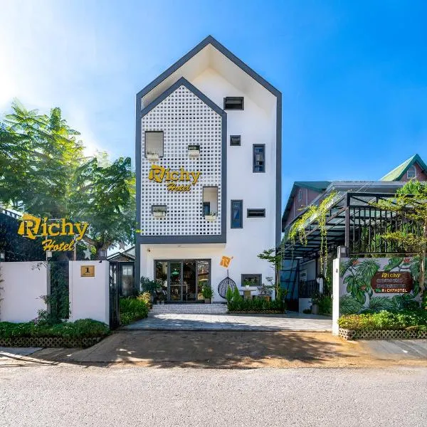 Richy Dalat Hotel, hotel Lạc Dương városában