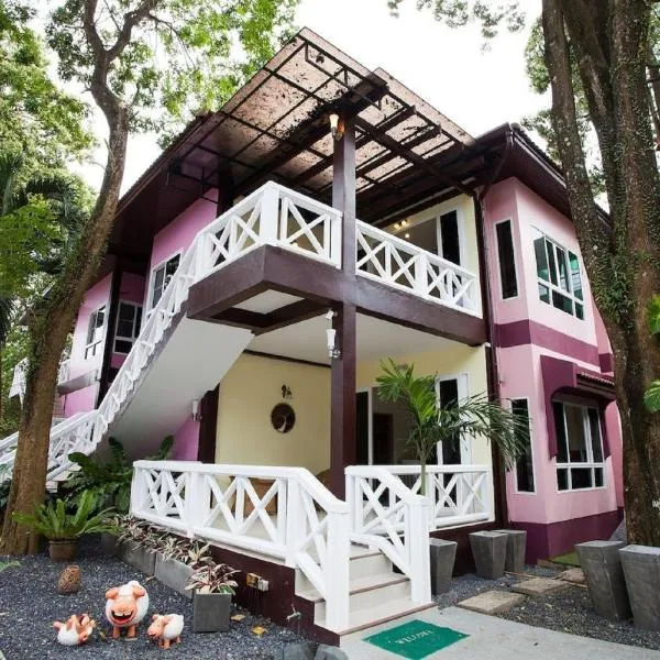 Sandy House Rawai, hotel v destinaci Rawai pláž