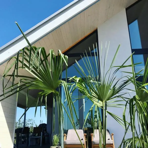 Wine & Space Lodge at Lake Balaton, hotel v destinaci Balatonlelle