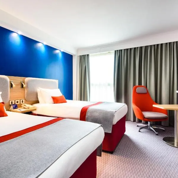 Holiday Inn Express Portsmouth Gunwharf Quays, an IHG Hotel, hotel a Lee-on-the-Solent