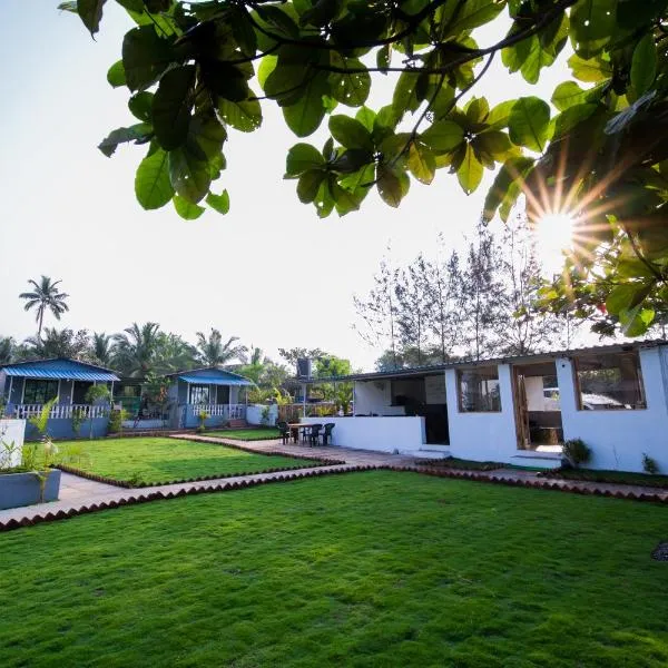 Treebo Lands End Beach Resort Morjim, ξενοδοχείο σε Morjim