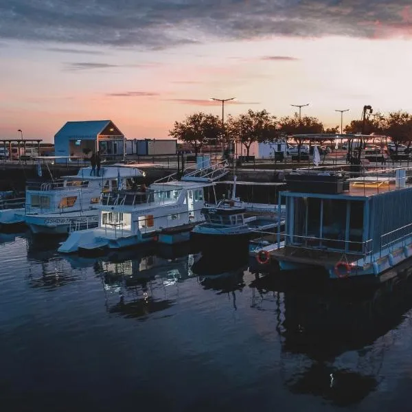 Barco Casa Marina Fuzeta, viešbutis mieste Fuzeta