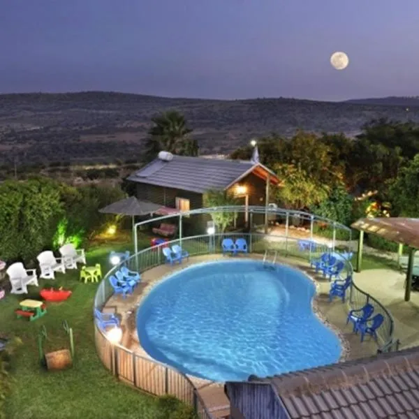 אגם ריזורט בטבע, hotel in Kallanit