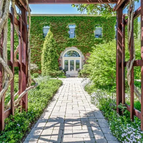School House Bed and Breakfast C.1859, hotel v destinaci Niagara on the Lake