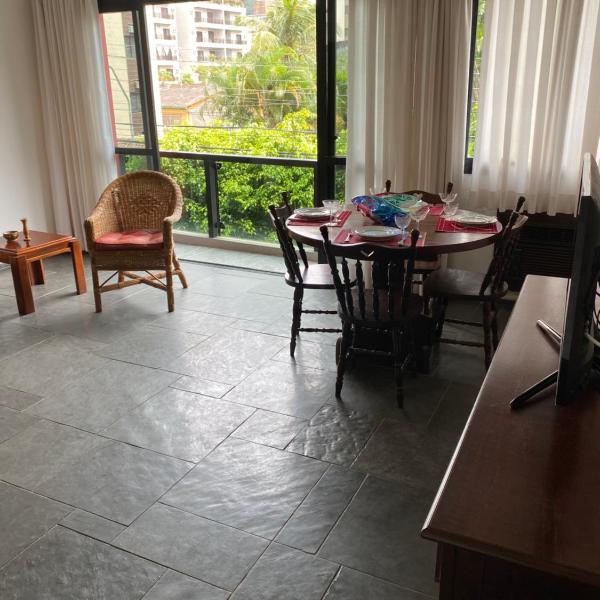 Ótimo apartamento na Praia da Enseada!