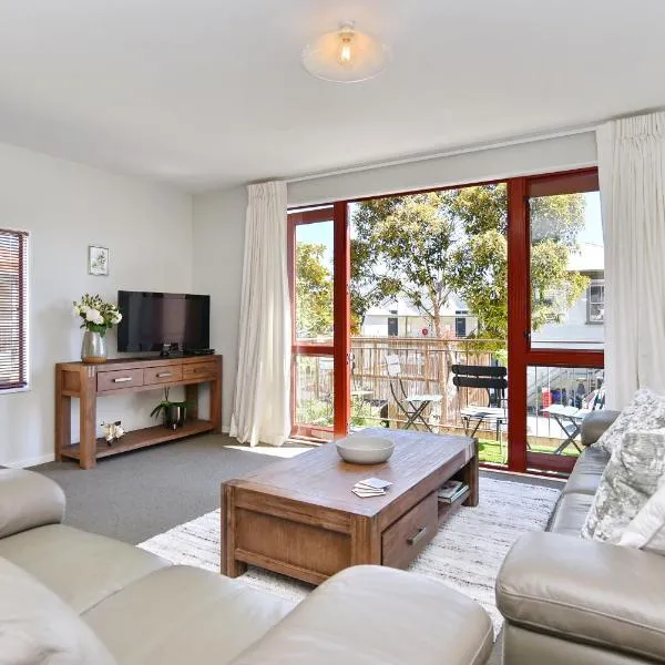 Tumeke Akaroa - Apartment - Christchurch Holiday Homes, hotel v destinaci Akaroa