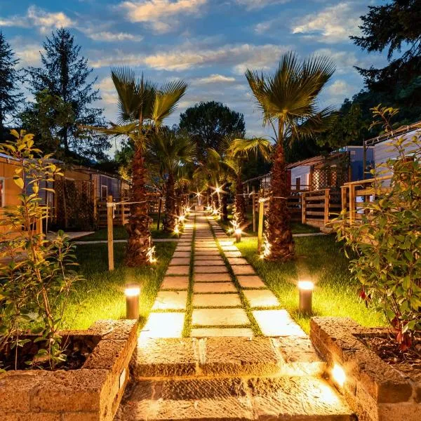 Delle Rose Camping & Glamping Village, hôtel à Isolabona