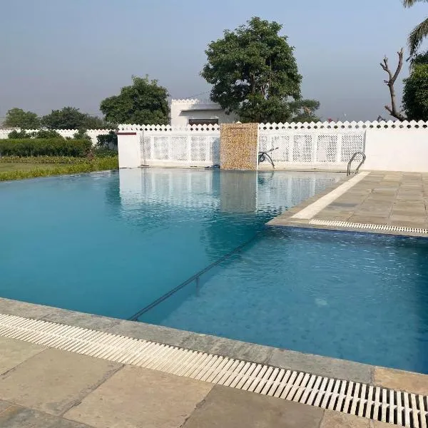 Roop Shree Hotel, hotel in Chittaurgarh