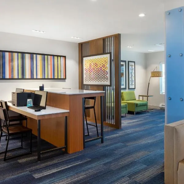 Holiday Inn Express & Suites - Bourbonnais East - Bradley by IHG，Bourbonnais的飯店