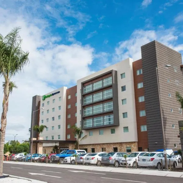 셀라야에 위치한 호텔 Holiday Inn Express and Suites Celaya, an IHG Hotel