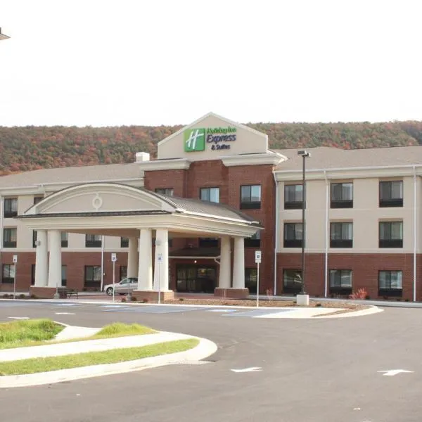 Holiday Inn Express & Suites Cumberland - La Vale by IHG, hotel v destinaci La Vale