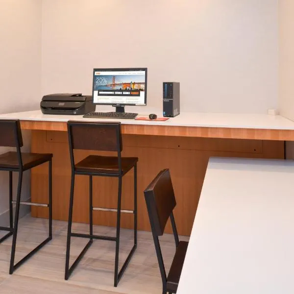 Holiday Inn Express & Suites Austin NW - Lakeline by IHG、オースティンのホテル