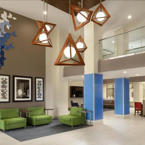 Holiday Inn Express Hotel & Suites Irving DFW Airport North by IHG, hotel v destinaci Irving
