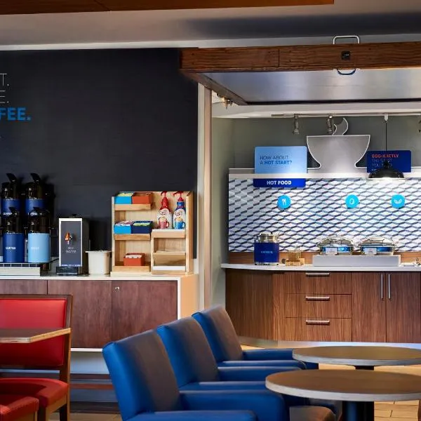 Holiday Inn Express & Suites - Madison West - Middleton by IHG, hotel v destinaci Middleton
