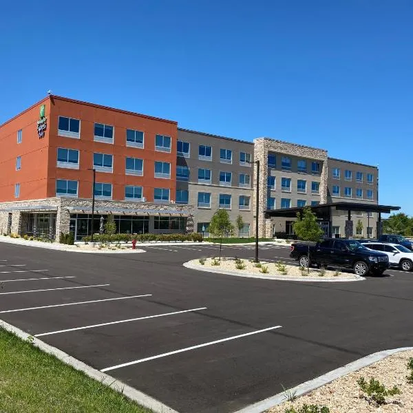 Holiday Inn Express & Suites - Madison West - Middleton, an IHG Hotel, hotel en Mount Horeb