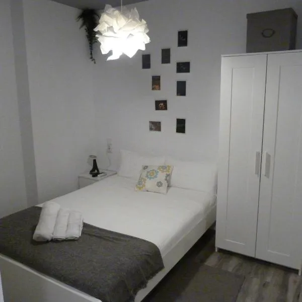 Intimo y Acogedor "algunos" con Bañera Hidromasaje, hotel in Valencia