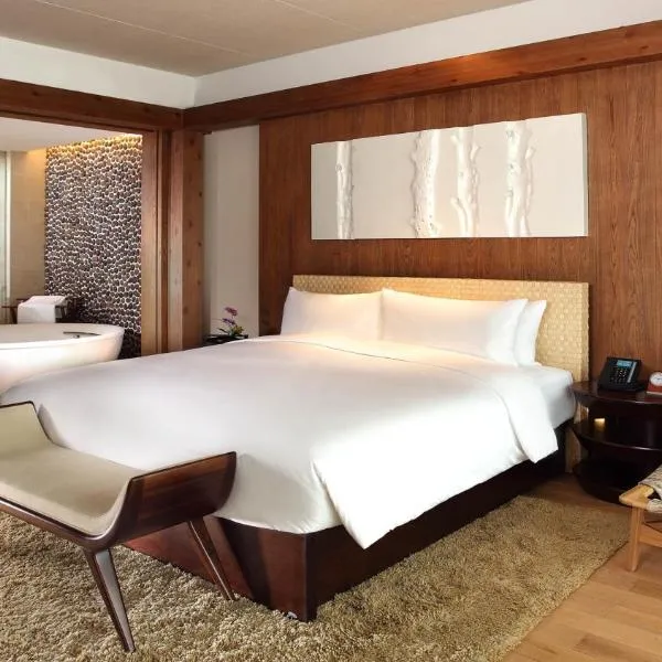 InterContinental One Thousand Island Lake Resort, an IHG Hotel, отель в городе Чуньань